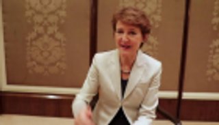 عازفة "بيانو" تتسلم رئاسة سويسرا