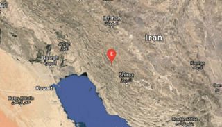 العلامة الحمراء تبين موقع مركز الزلزال في إيران