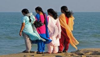 "سلوار كاميز" الزي التقليدي في باكستان