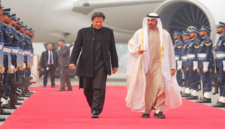 ولي عهد أبوظبي يصل إسلام آباد