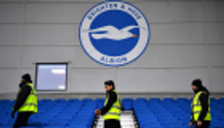 اعتقال 3 مشجعين من برايتون بسبب العنصرية ضد لاعبي تشيلسي