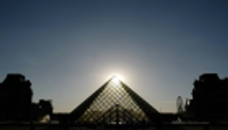 اللوفر يستقبل 9.6 مليون زائر في 2019