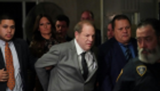 بعد عامين على اتهامات التحرش.. انطلاق محاكمة هارفي واينستين