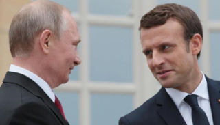 الرئيسان الروسي فلاديمير بوتين والفرنسي إيمانويل ماكرون