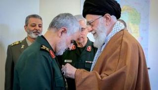 مرشد إيران علي خامنئي وقاسم سليماني قائد فيلق القدس - أرشيفية