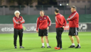 منتخب الإمارات يخوض مرانه الأول مع يوفانوفيتش