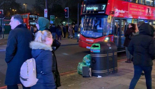 فايز السراج وابنته في لندن 