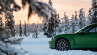 نصائح للحفاظ على سيارتك الكهربائية في البرد القارس