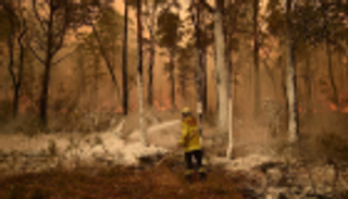 "ليلة مروعة".. قتيل و6 مفقودين في حرائق غابات أستراليا