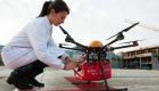 بريطانيا تدرس استخدام الطائرات المسيرة لنقل الدم والأدوية