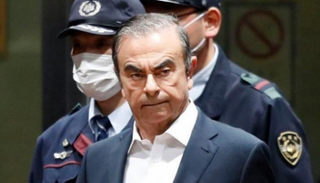 كارلوس غصن رئيس رئيس شركة نيسان موتور السابق