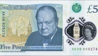 أول ورقة نقد بلاستيكية يجري إصدارها في بريطانيا