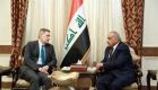رئيس الوزراء العراقي يناقش انسحاب القوات الأجنبية مع السفير الأمريكي 