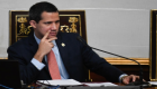 جوايدو وحليف مادورو يعلنان فوزهما برئاسة البرلمان