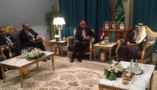 لقاء سامح شكري والأمير فيصل بن فرحان آل سعود