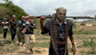 كينيا تفرض قيودا على المسافرين بعد مهاجمة قاعدة أمريكية