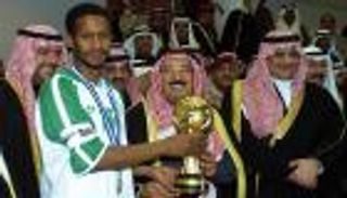 وفاة خميس العويران نجم المنتخب السعودي السابق