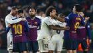 برشلونة يكتسح ريال مدريد في كلاسيكو "تذاكر السوبر"