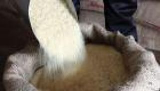 الهند توقف تصدير الأرز إلى إيران 