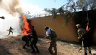 بلومبرج: بتر مليشيات إيران بالمنطقة أهم من معارك سلاحها النووي