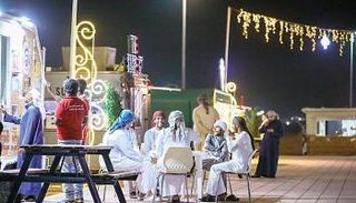 الأكلات الشعبية تجذب زوار فعاليات مهرجان ليوا الدولي 2020 