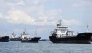 أسطول ناقلات النفط يبحر نحو أمريكا للاستفادة من قفزة أسعار الشحن