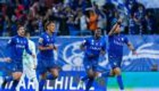 الهلال يواصل ملاحقة النصر بالدوري السعودي بثلاثية في شباك الأهلي