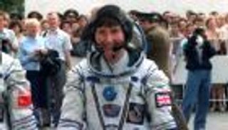 أول رائدة فضاء بريطانية: هناك كائنات فضائية على الأرض