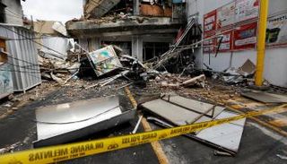 دمار هائل خلفته الفيضانات في إندونيسيا