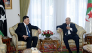 خبيران: أردوغان والسراج فشلا بتوريط الجزائر في أزمة ليبيا