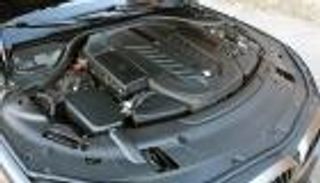 بي إم دبليو تتمسك بتصنيع السيارات التقليدية 30 عاما مقبلا