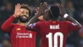 أول رد فعل من صلاح بعد تتويج ماني بجائزة الأفضل في أفريقيا