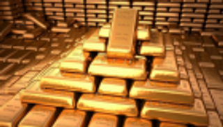 الذهب يتراجع من أعلى مستوى في 7 سنوات