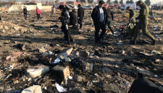 أجزاء من حطام الطائرة المنكوبة