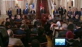 جانب من المؤتمر الصحفي لوزراء خارجية الدول الخمس