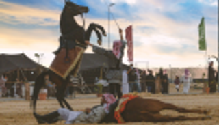 فرسان السعودية يغزون "سفاري بقيق".. خيول مسرعة وبارود متطاير