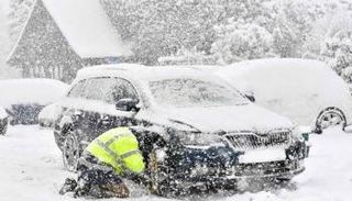 ظروف جوية قاسية في بريطانيا تشمل عواصف ثلجية ورياحا عاتية - أرشيفية