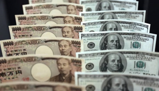 توقعات بوصول سعر الدولار أمام الين إلى 112 ينا بنهاية 2020