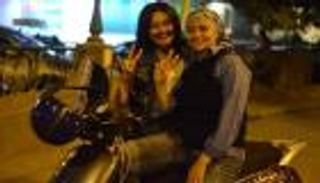 طالبة تعلم الفتيات قيادة السكوتر: أحلم بالدكتوراه ومنصب وزيرة السياحة