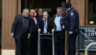 محامو واينستين يطلبون تنحي القاضي بقضية الاعتداء الجنسي