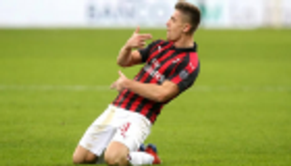 ميلان يصدم توتنهام بشأن خليفة كين المصاب