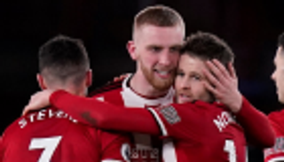 شيفيلد يزحف نحو المربع الذهبي للبريمييرليج