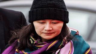 مينغ وانتشو المديرة المالية لشركة هواوي الصينية 