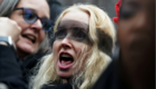 احتجاجات نسائية ضد التحرش خارج محاكمة هارفي واينستين