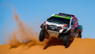 صراع مستمر على صدارة فئة السيارات في رالي داكار