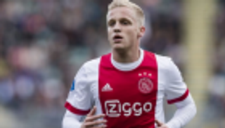 ريال مدريد يتفوق على مانشستر يونايتد في صفقة فان دي بيك