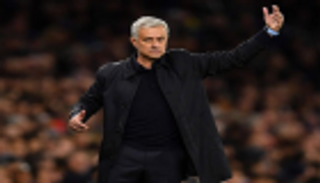 "الشاي" وسيلة مورينيو للسخرية من "الفار"