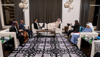 الشيخ عبدالله بن زايد خلال اللقاء