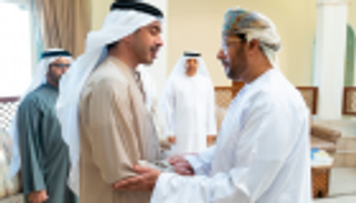 عبدالله بن زايد بسفارة عمان للتعزية في السلطان قابوس