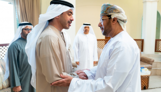 الشيخ عبدالله بن زايد خلال تأدية واجب العزاء
